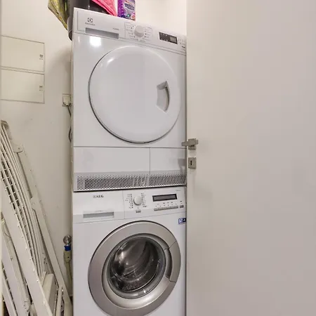 Elegant Seafront Apartman San Ġiljan