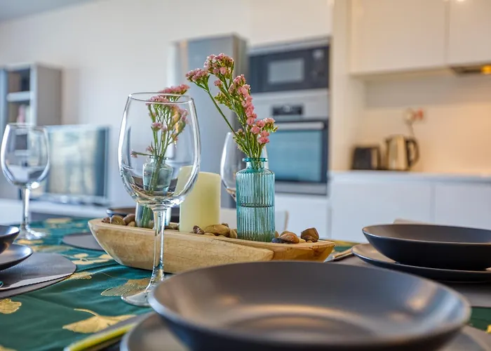 Elegant Seafront 아파트